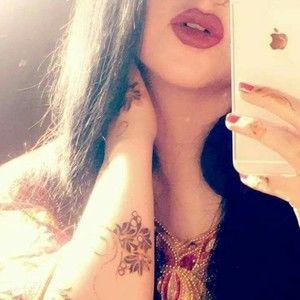 Meet your Posher, Malia